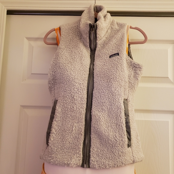Patagonia Los Gatos Grey and White Reversible Vest - Picture 4 of 11